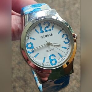 ECOSSE Wrist Watch Blue & White Flowers